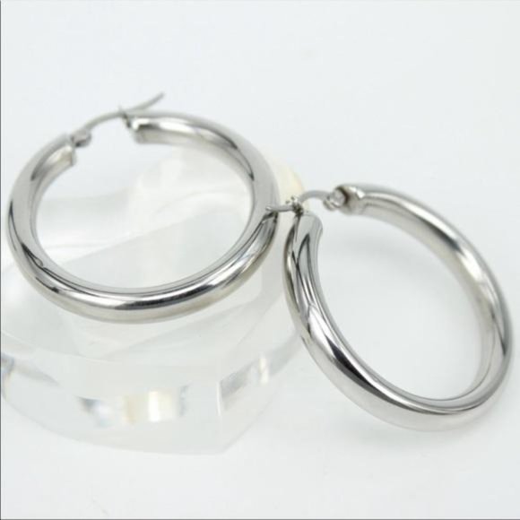 NEW 18K WHITE GOLD ROUND 2” TUBE HOOP EARRINGS - Picture 3 of 6